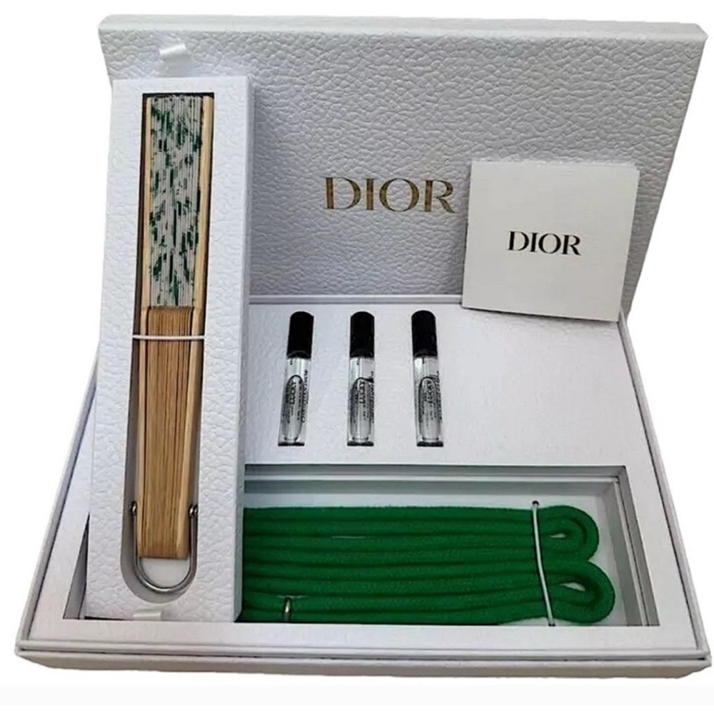 Dior Lily of the Valley Fan Set - Picture 2 of 8